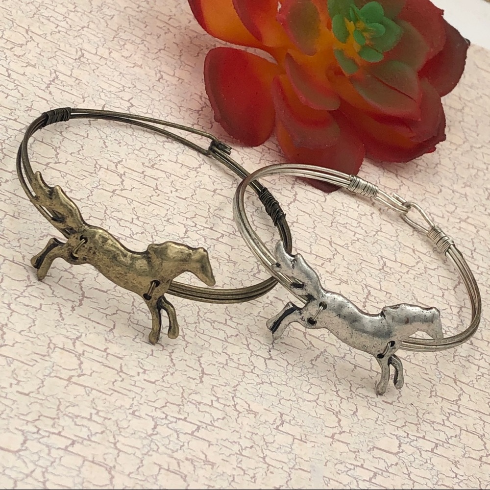🌼 Burnished Metal Horse Wire Hook Bangle Bracelet